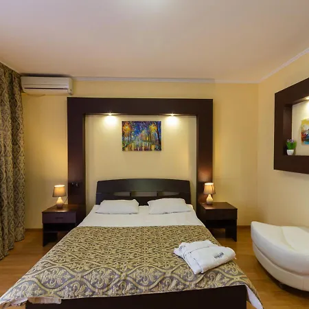 Kozatskiy Hotel 2*